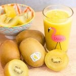Golden kiwifruit, pineapple & turmeric smoothie