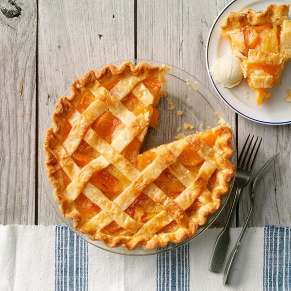 Golden peach pie