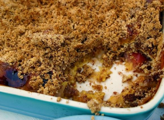 Golden raspberry and apple crumble