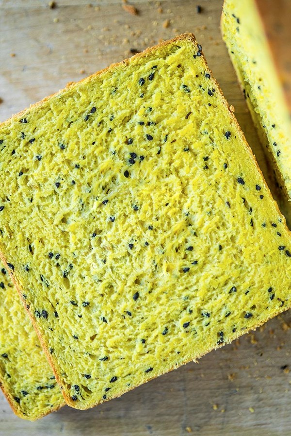 Golden spiced pullman loaf