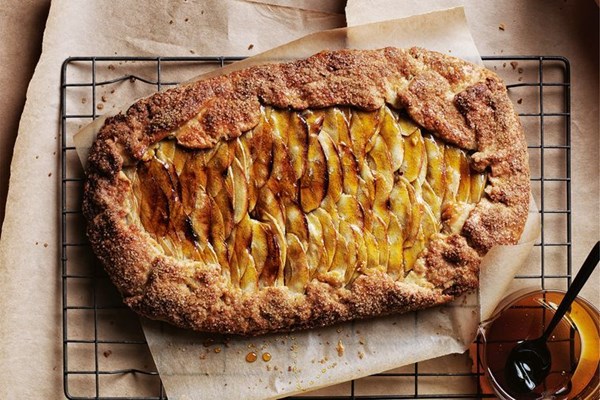 Golden syrup and apple tart
