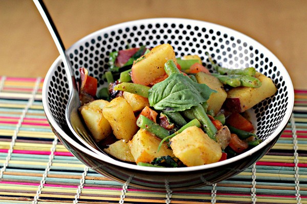 Golden Thai curry with green beans
