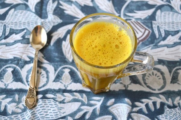 Golden turmeric latte