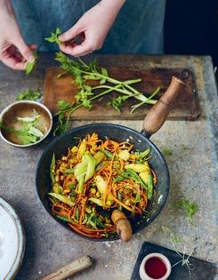 Golden vegetable stir-fry