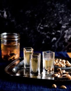 Golden vodka [Kelly Demartini]