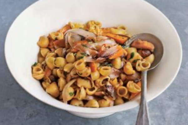 Gomiti with pumpkin and radicchio (Gomiti con zucca e radicchio)