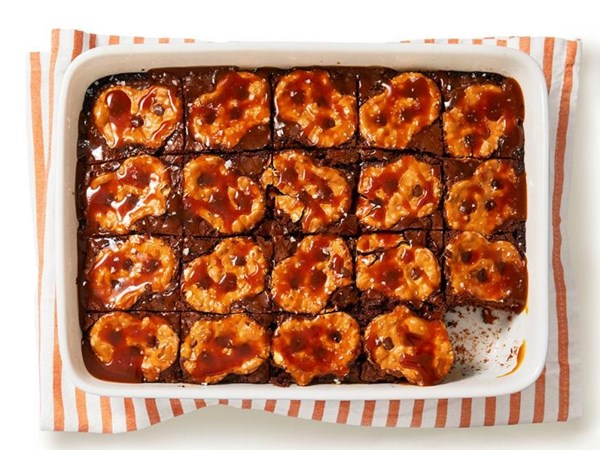 Gooey chocolate-salted caramel pretzel brownies 