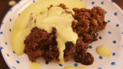 Gooey date and stem ginger pudding