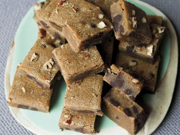 Gooey honey blondies