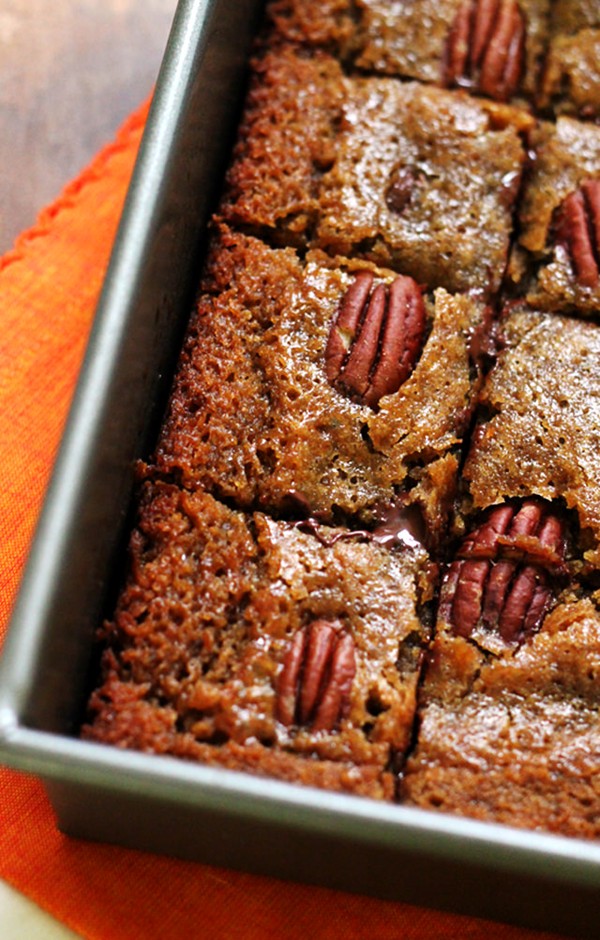 Gooey honey blondies