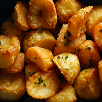 Goose-fat roasties with garlic & thyme