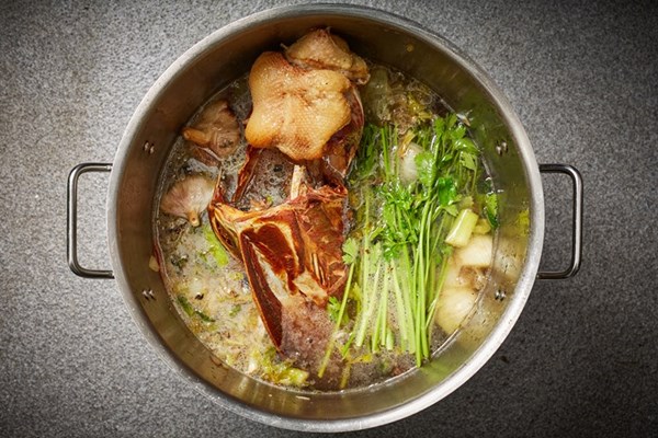 Goose stock (and sauce)
