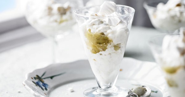 Gooseberry and custard mess