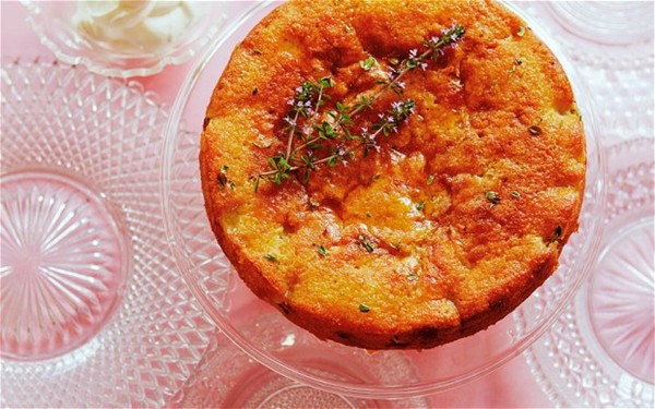 Gooseberry and lemon-thyme cake
