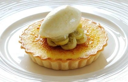 Gooseberry custard tart with gooseberry and ginger sorbet