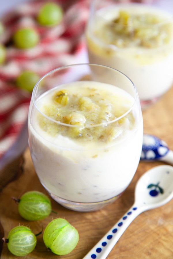 Gooseberry fool