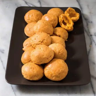 Gougères with aged Gouda and smoked paprika
