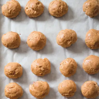Gougères with Manchego and black pepper