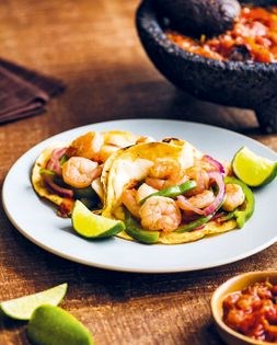 Governor tacos [Sautéed shrimp tacos] (Tacos gobernador)