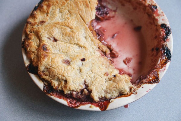 Grain-free boysenberry peach pie