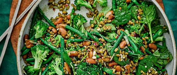 Grains, greens and beans salad with pesto dressing
