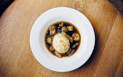 Grandma Anne’s caramelised banana flambé (Bananas Foster)