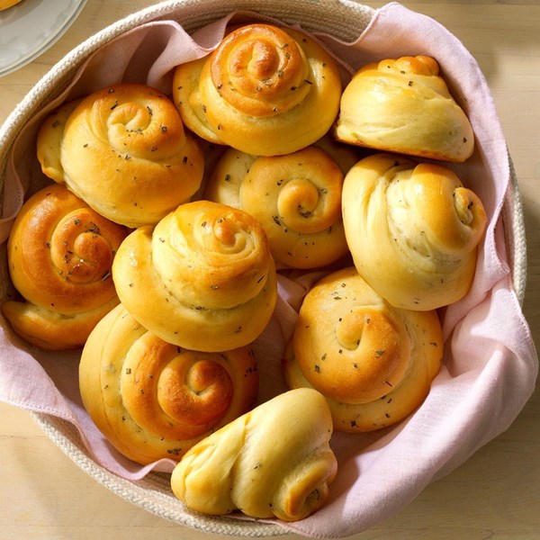 Grandma's rosemary dinner rolls