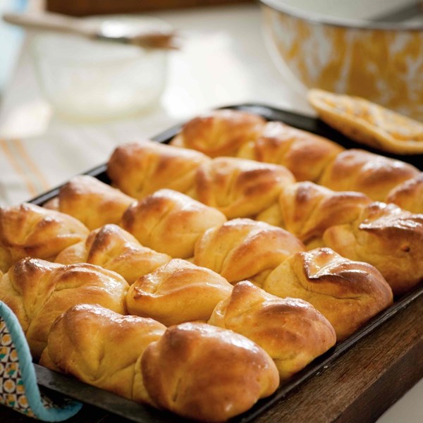 Granny Foster's refrigerator rolls