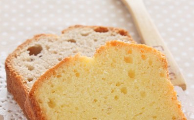 Granny Raymonde's traditional pound cake (Quatre quarts traditionnel de Mamie Raymonde)