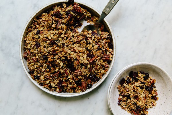 Granola with wild seeds and nuts