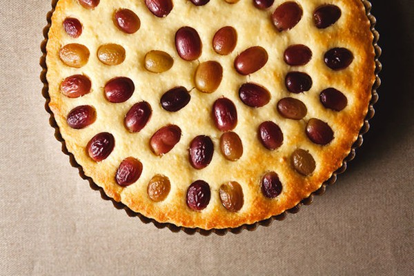 Grape, almond, and olive oil cake