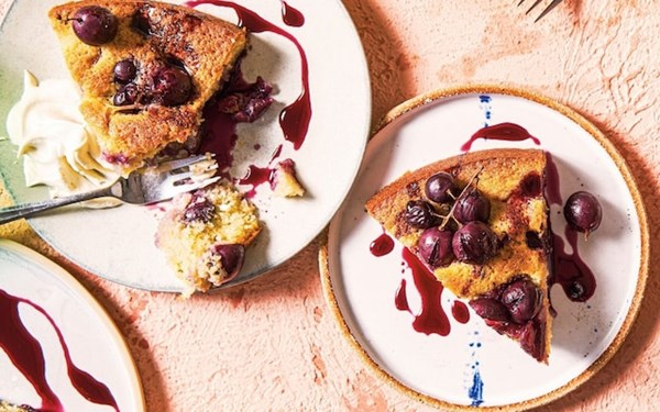 Grape and rosemary cake with red wine syrup