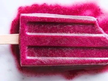 Grape ice pops 