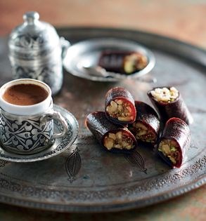 Grape leather stuffed with walnuts (Pestil)