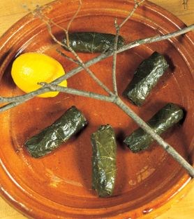 Grape leaves with sweet and sour stuffing (Dolmeh-ye barg-e mo)