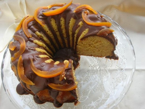 Grapefruit and honey almond cake