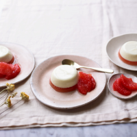 Grapefruit jelly with yogurt panna cotta