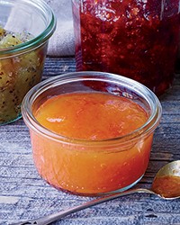 Grapefruit marmalade with smoked salt