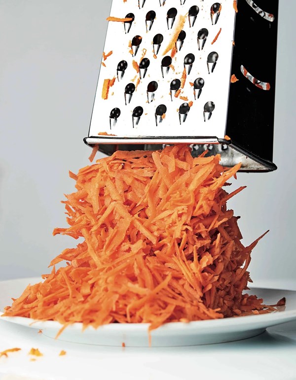 Grated carrot salad