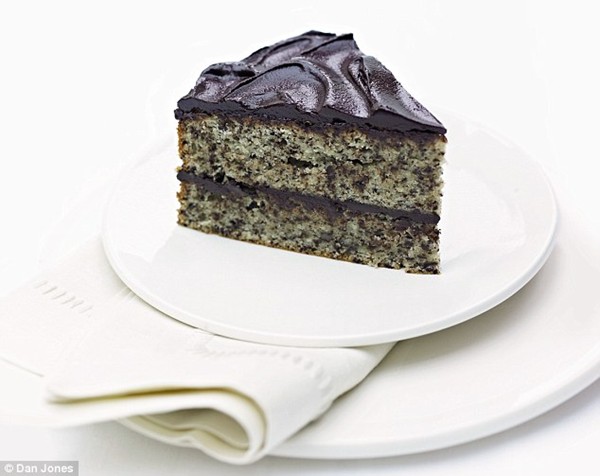 Grated chocolate & almond cake