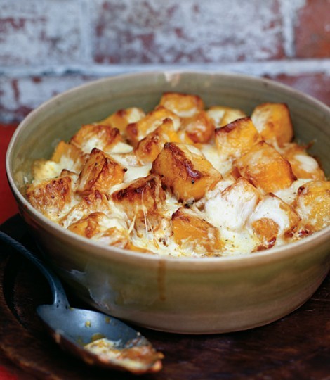 Gratin of winter squash with tomatoes, cream and Gruyère cheese