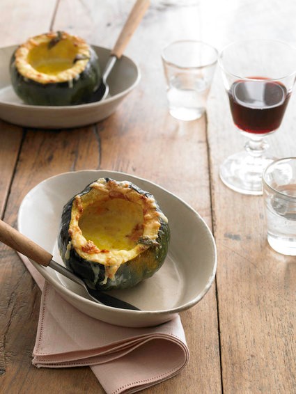 Gratineed baked squash halves