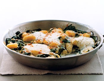 Gratinéed gnocchi with spinach and ricotta