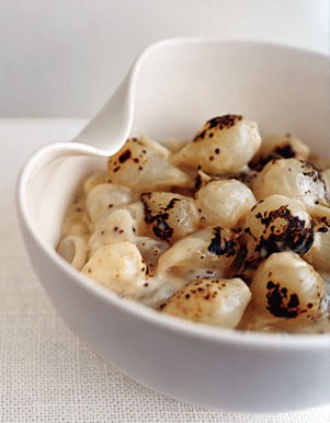 Gratinéed mustard creamed onions