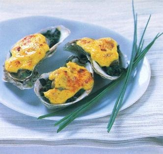 Gratinéed oysters with curried Hollandaise sauce (Huîtres gratinées au curry)