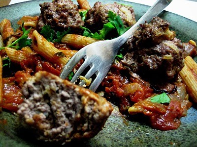 Greek cinnamon-scented tomato sauce with pasta