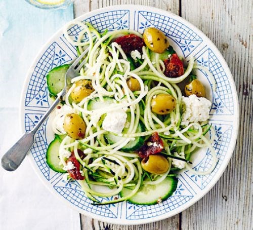 Greek courgetti salad