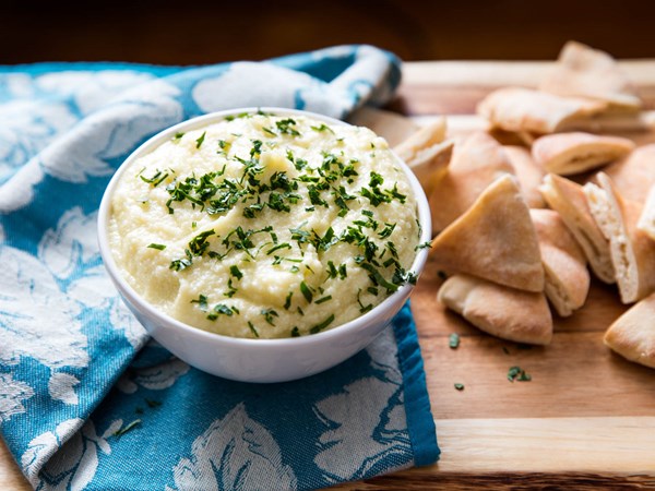 Greek garlic and potato spread (Skordalia)