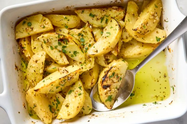 Greek lemon potatoes 