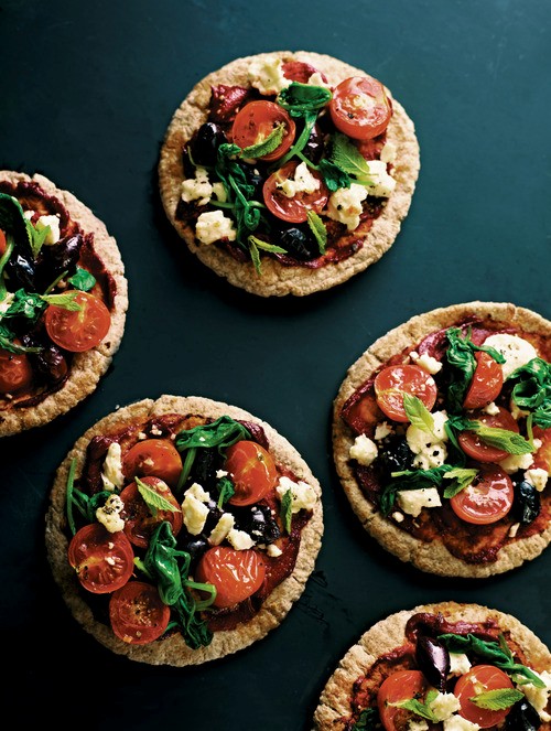 Greek pitta pizza